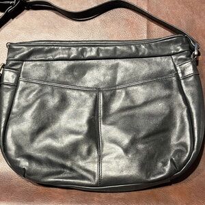 Elegant Black Leather Shoulder Bag
